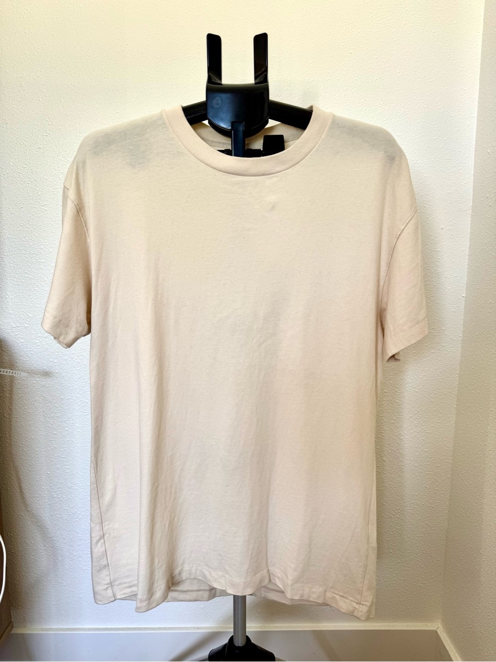 Abercrombie & Fitch Men's Crew Neck T-Shirt in Cream